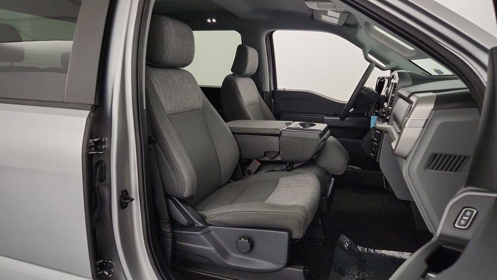 Used 2022 Ford F150 XLT image 28