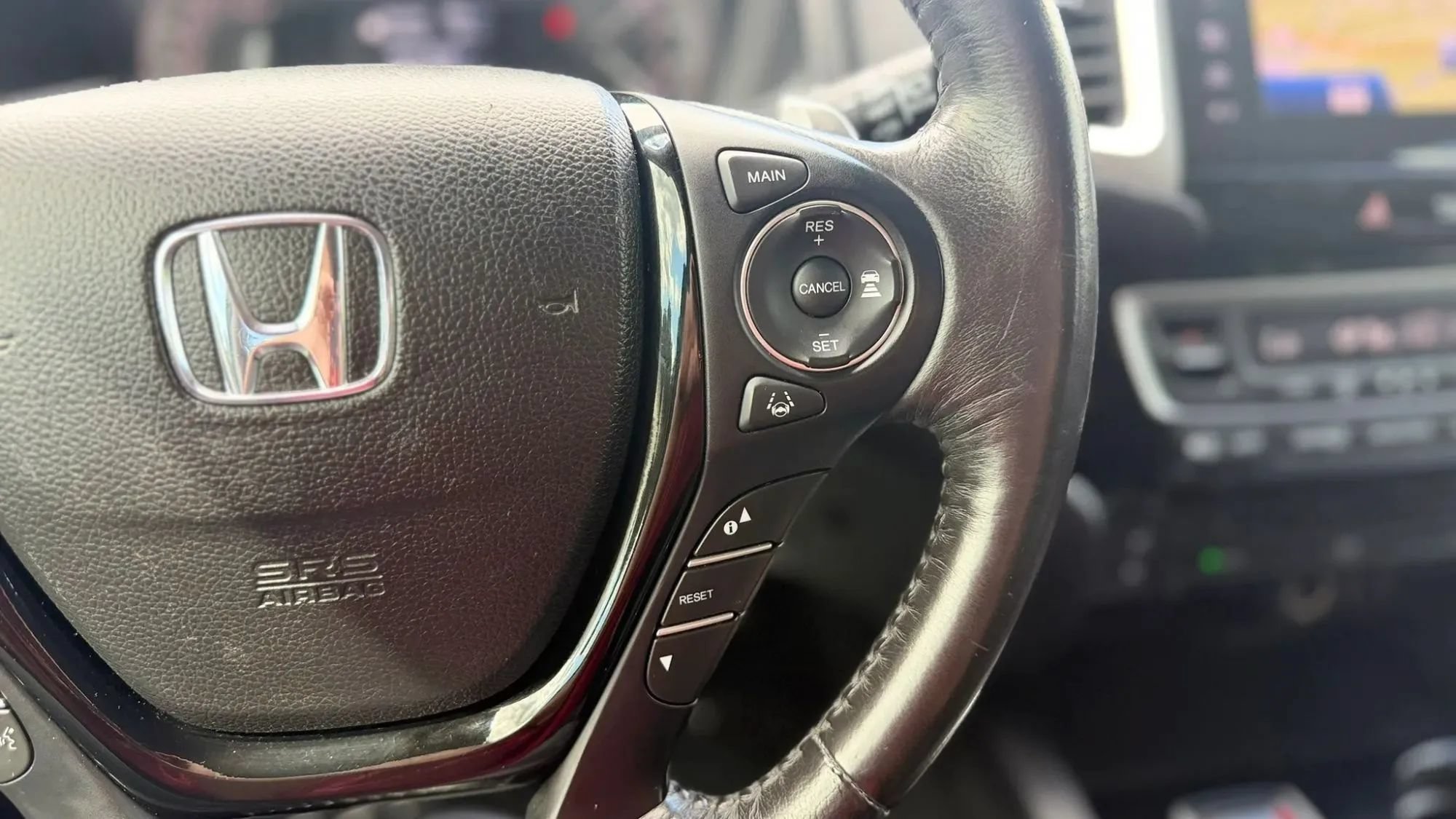 Used 2018 Honda Pilot Elite image 26