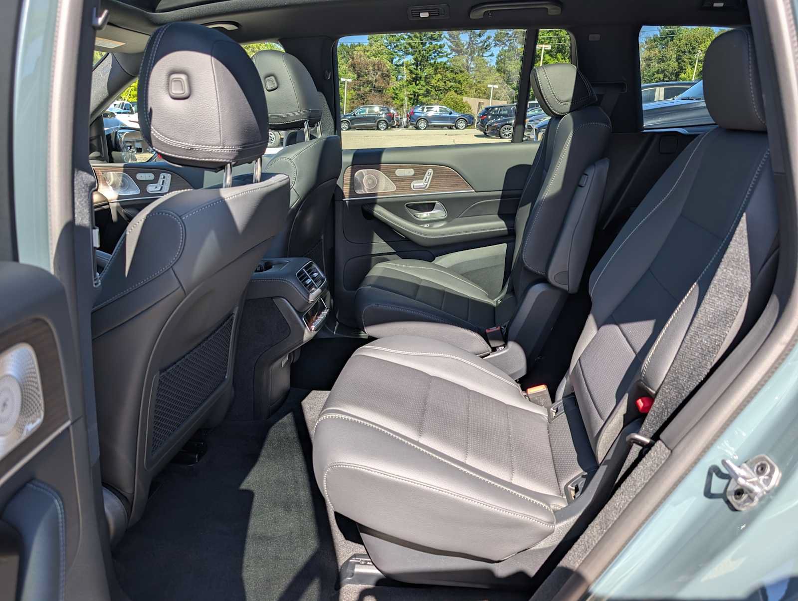 New 2027 Mercedes-Benz GLS 450 4MATIC image 17