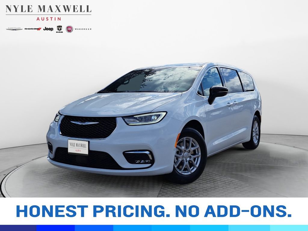 New 2026 Chrysler Pacifica Select