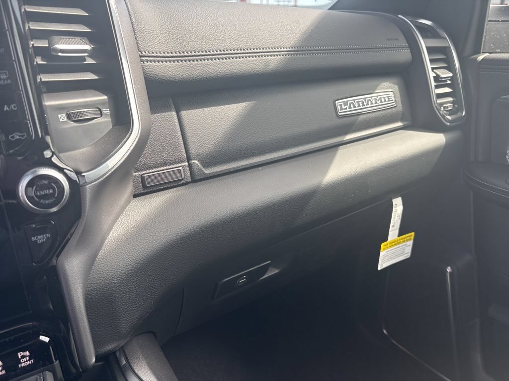 New 2026 RAM 2500 Laramie AWD/4WD image 30
