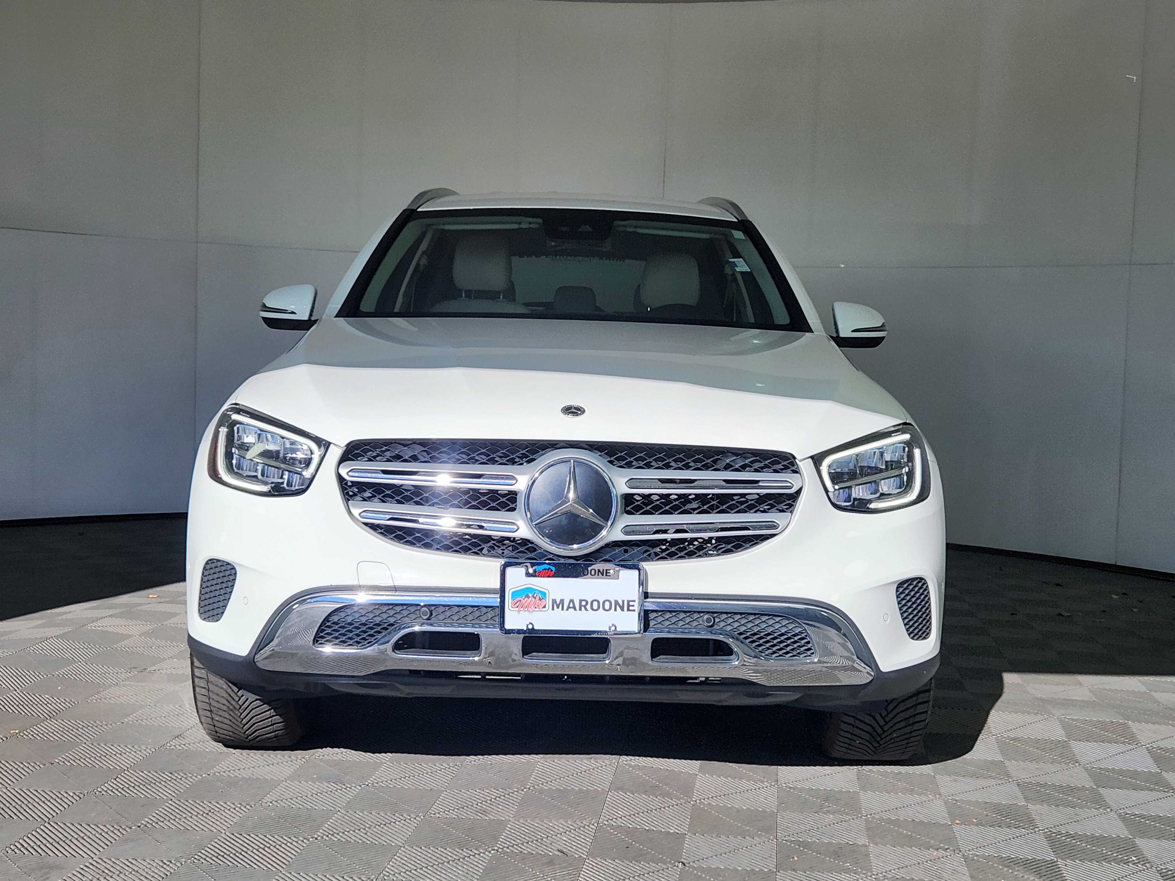 Used 2022 Mercedes-Benz GLC 300 image 2