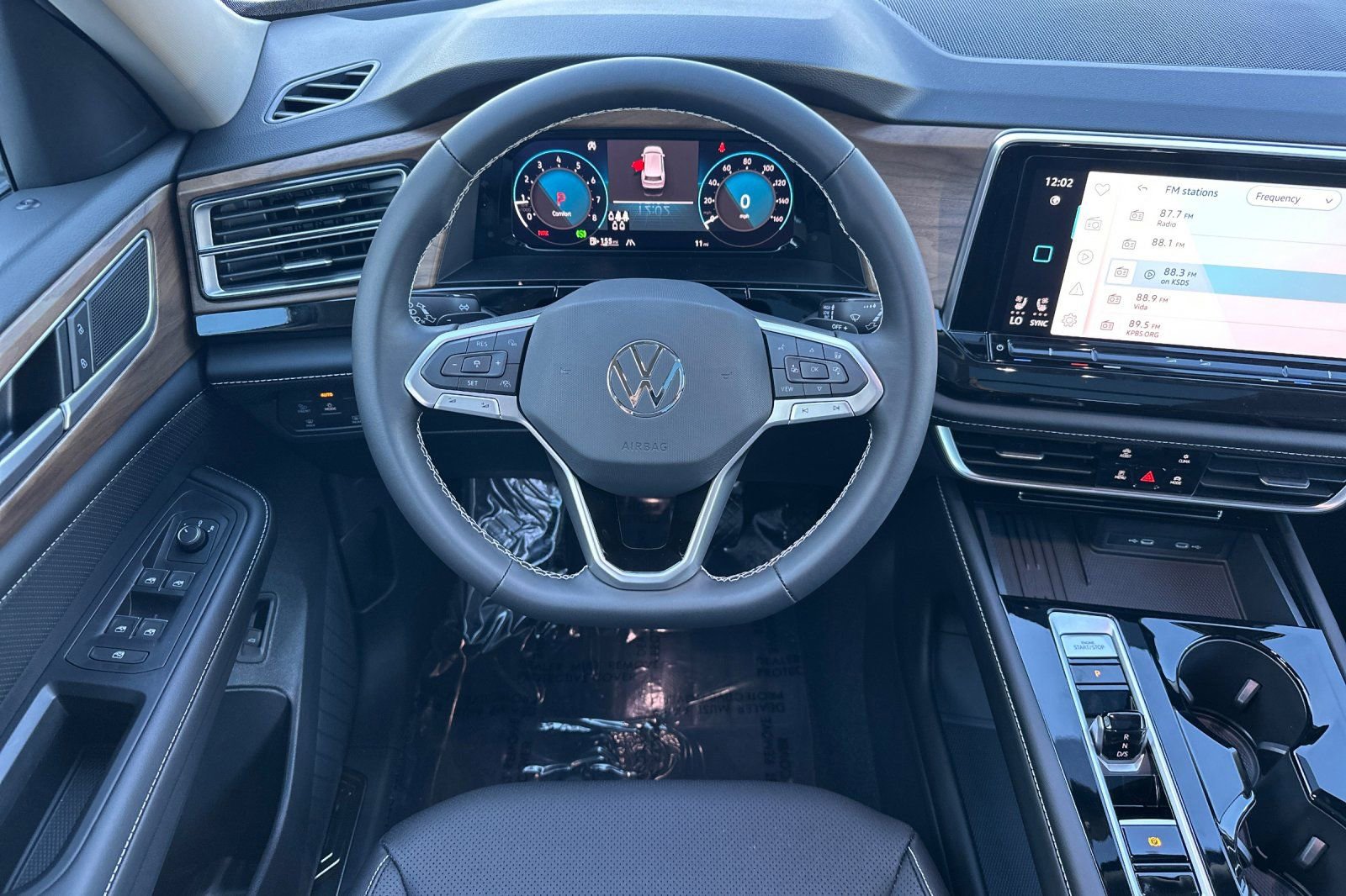 New 2026 Volkswagen Atlas SE image 13