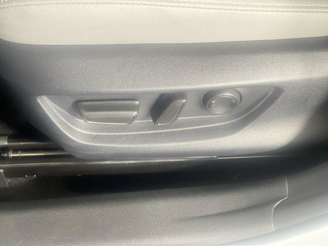 Used 2025 Toyota Camry SE FWD image 13