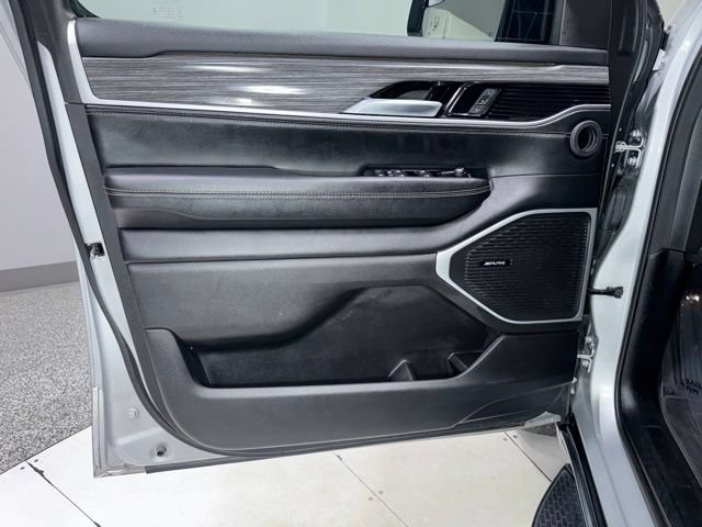 Used 2024 Jeep Wagoneer L Series II w/ Flexible Seating Group AWD/4WD image 13
