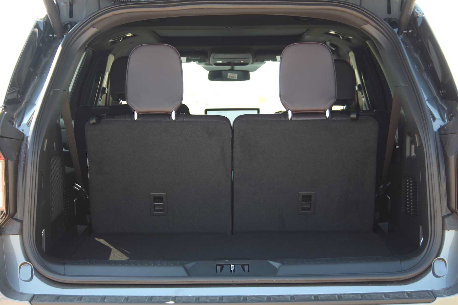 New 2026 Ford Explorer Platinum w/ LUX Leather Package AWD/4WD image 10