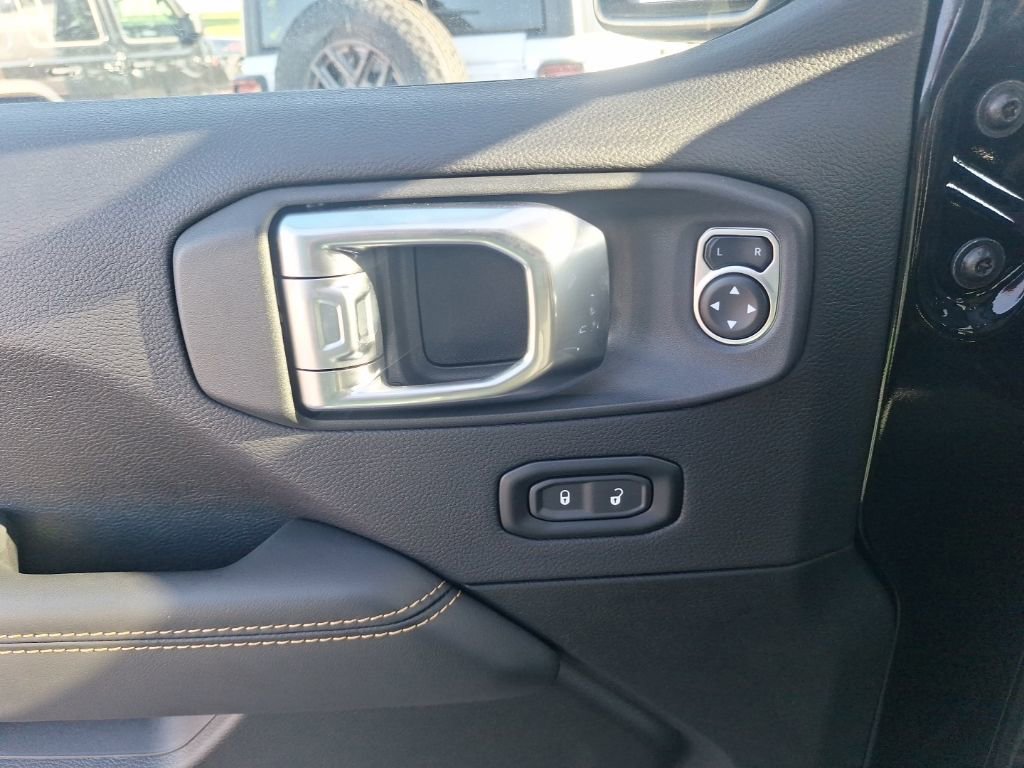 New 2025 Jeep Wrangler Unlimited Sahara image 17