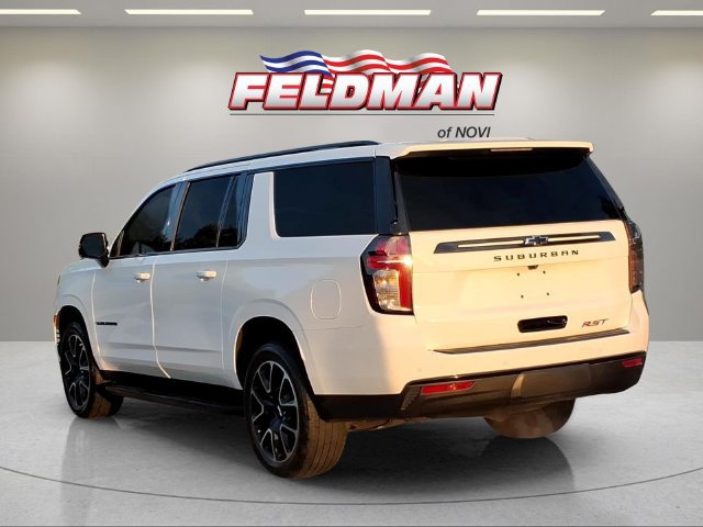 Used 2024 Chevrolet Suburban RST w/ Luxury Package RWD image 3