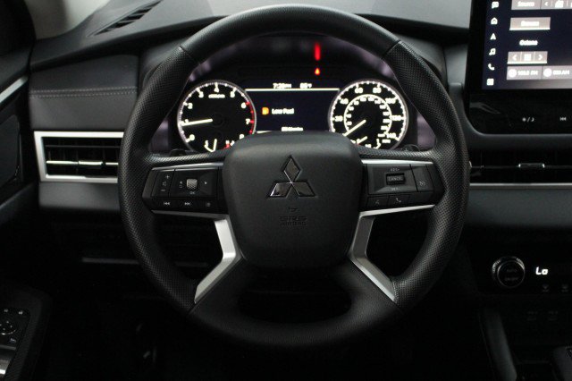 New 2026 Mitsubishi Outlander ES FWD image 21