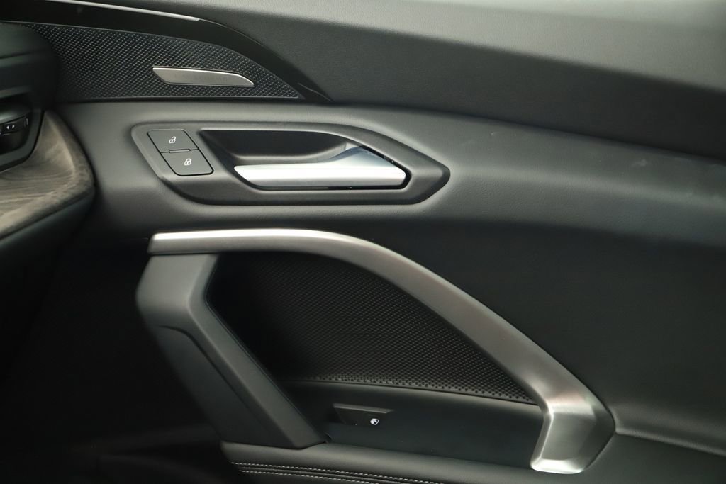 Certified 2025 Audi Q5 Prestige AWD/4WD image 32