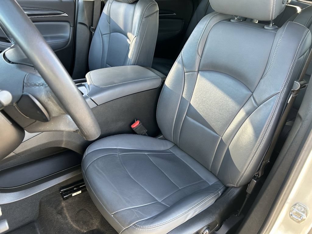 Used 2020 Buick Enclave Essence w/ Sport Touring Edition FWD image 21