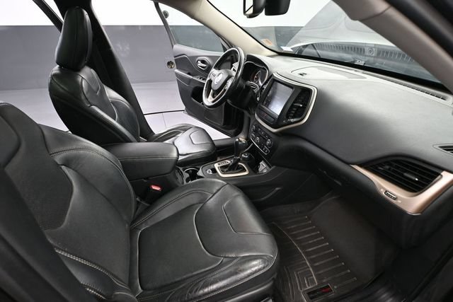 Used 2015 Jeep Cherokee Limited w/ Luxury Group AWD/4WD image 50