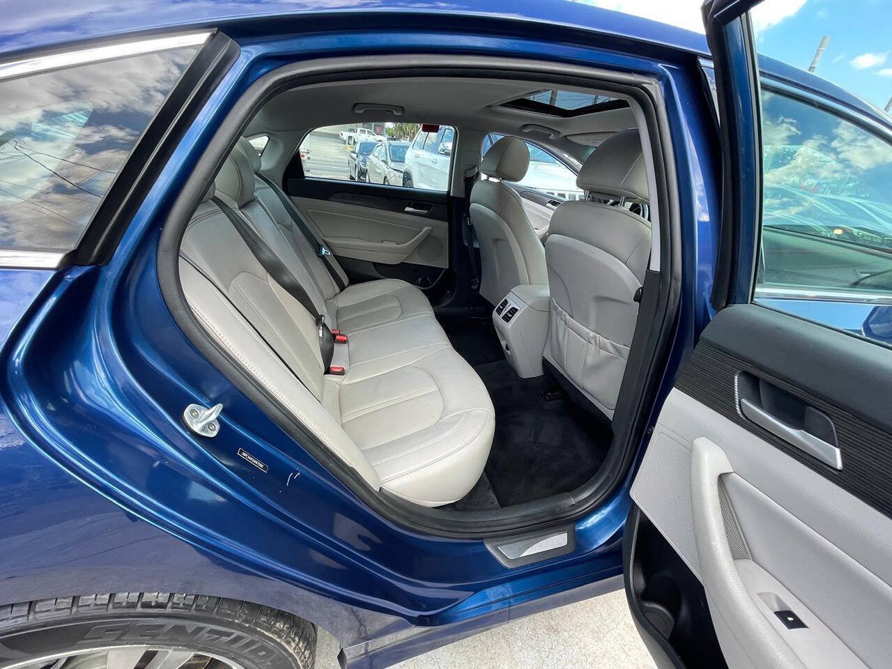 Used 2018 Hyundai Sonata Limited FWD image 3