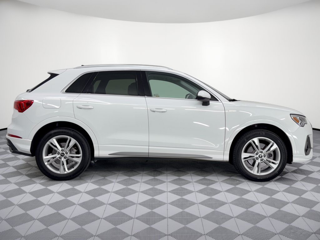 Used 2024 Audi Q3 2.0T Premium AWD/4WD image 8