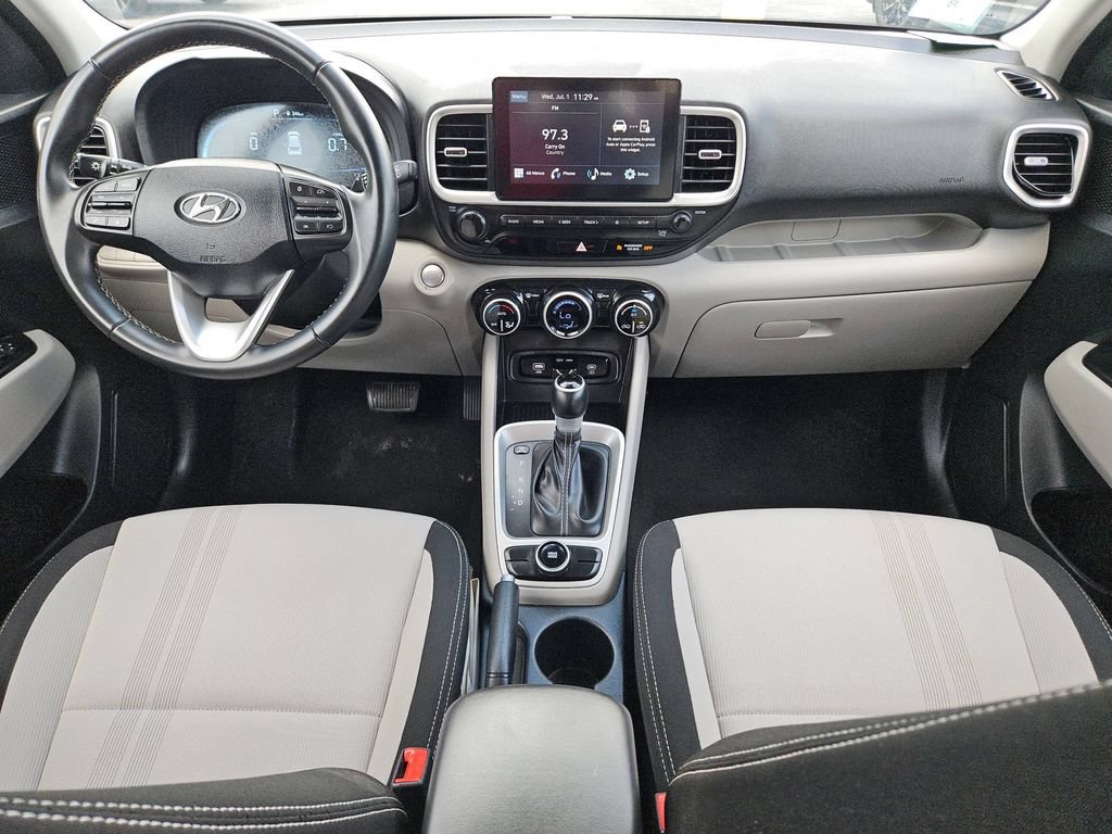 Used 2025 Hyundai Venue SEL FWD image 19