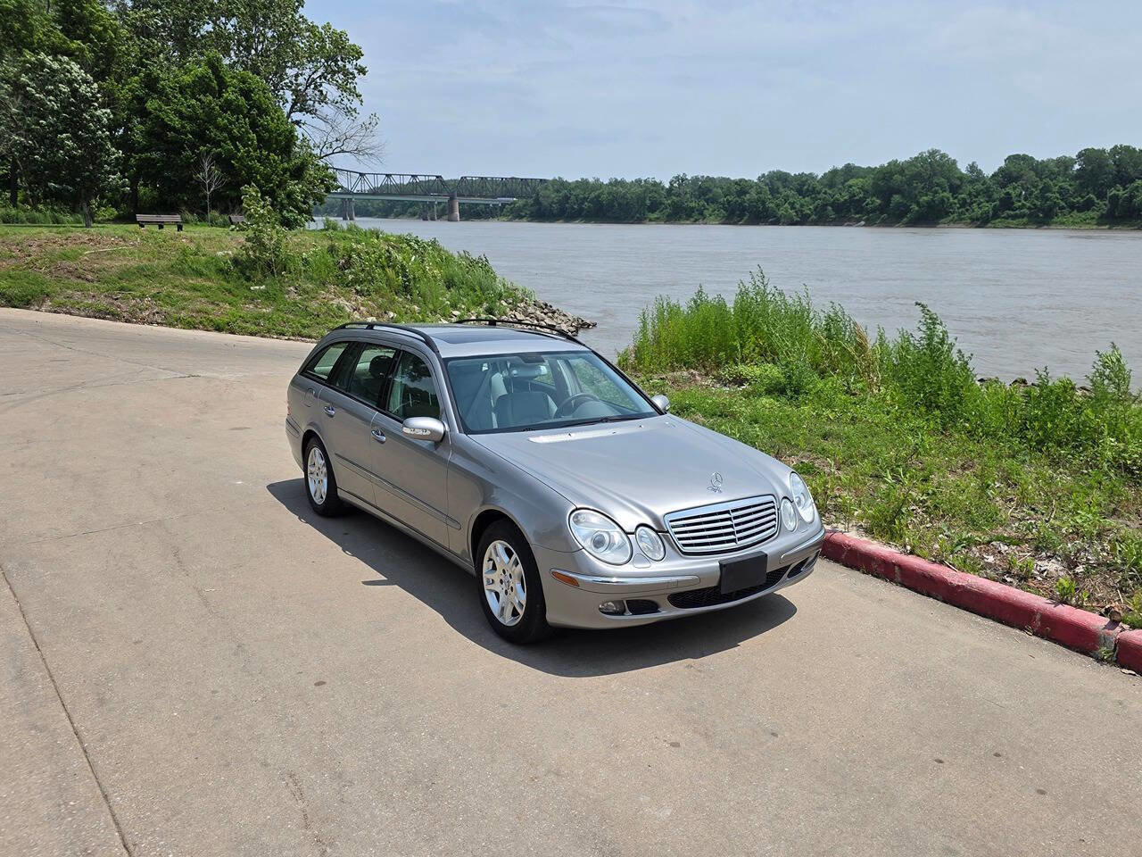 Used 2006 Mercedes-Benz E 350 4MATIC Wagon image 22
