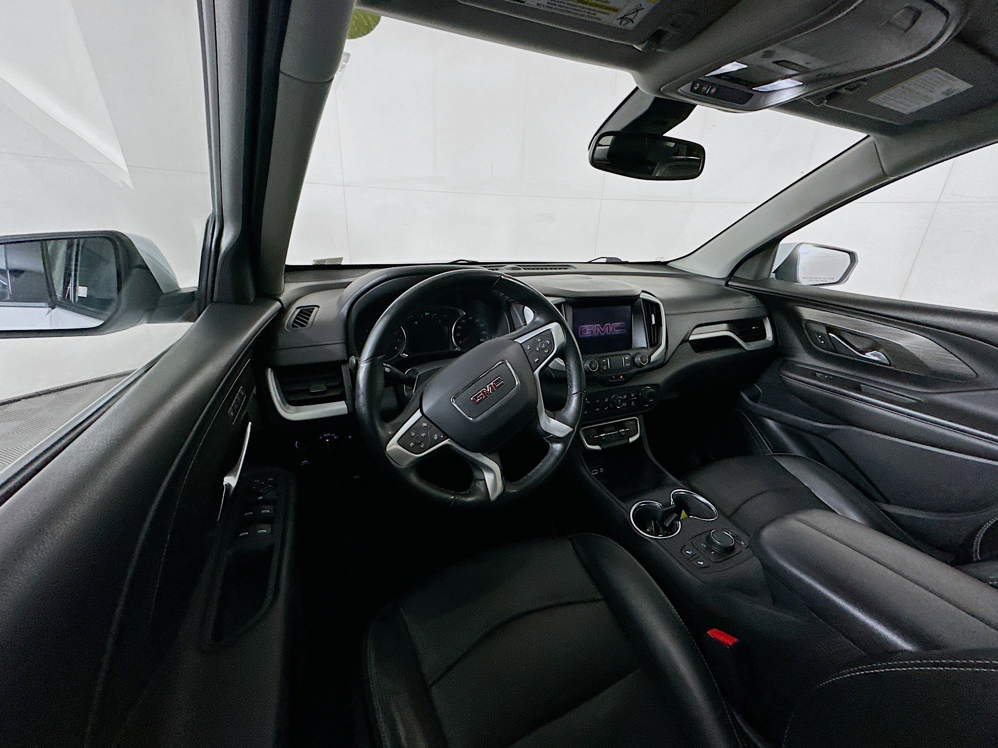 Used 2023 GMC Terrain SLT image 18