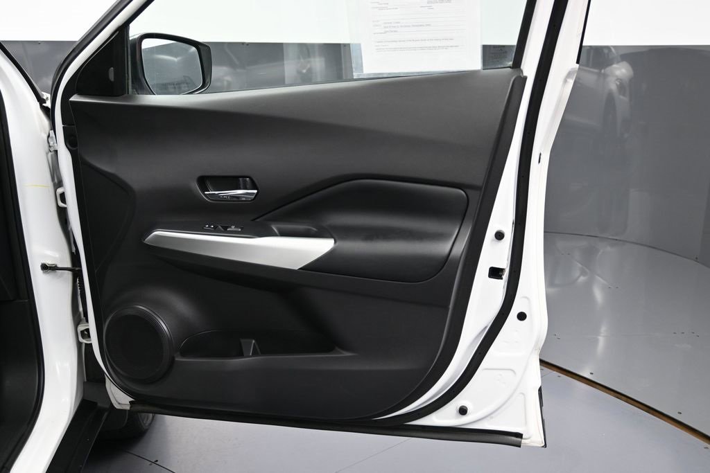 Used 2020 Nissan Kicks SR w/ SR Premium Package image 36