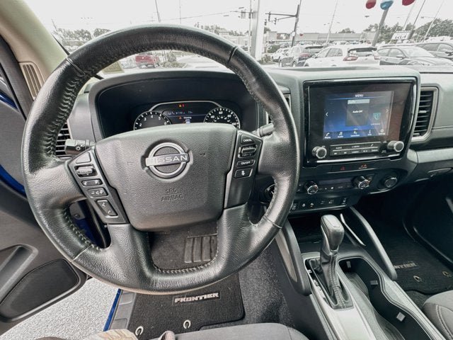 Used 2022 Nissan Frontier SV AWD/4WD image 10