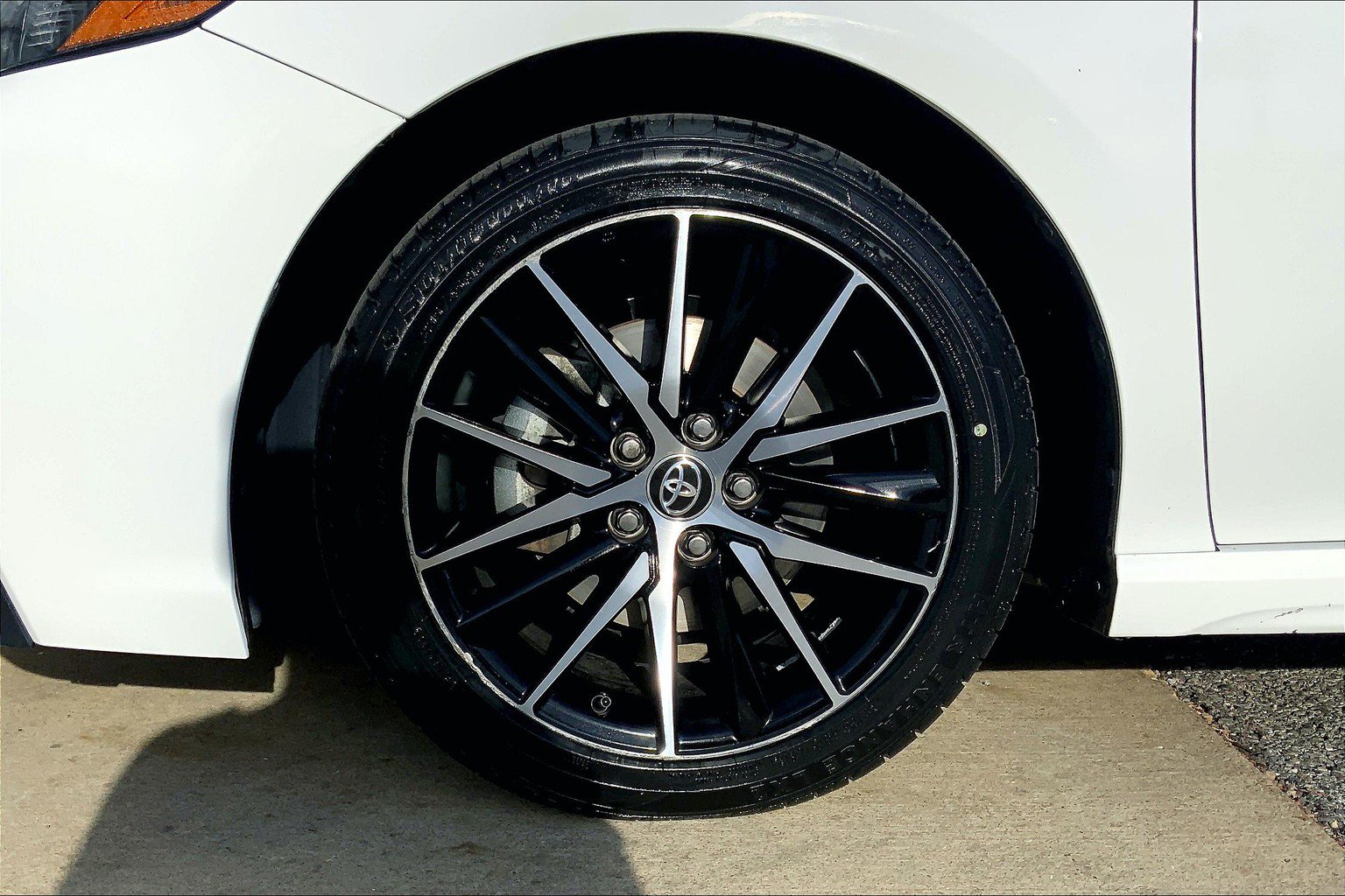 Used 2022 Toyota Camry SE FWD image 11
