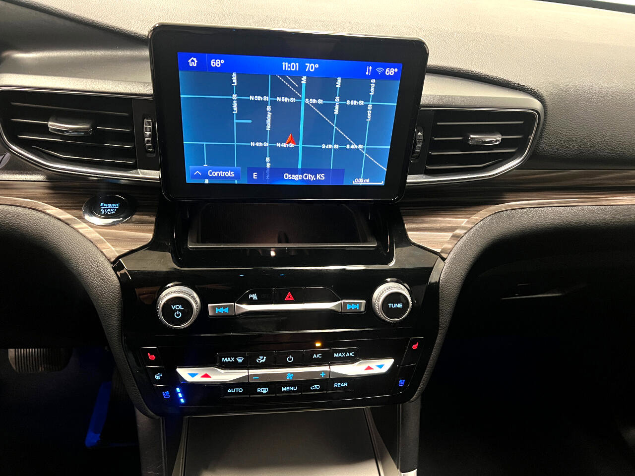 Used 2024 Ford Explorer Limited image 36