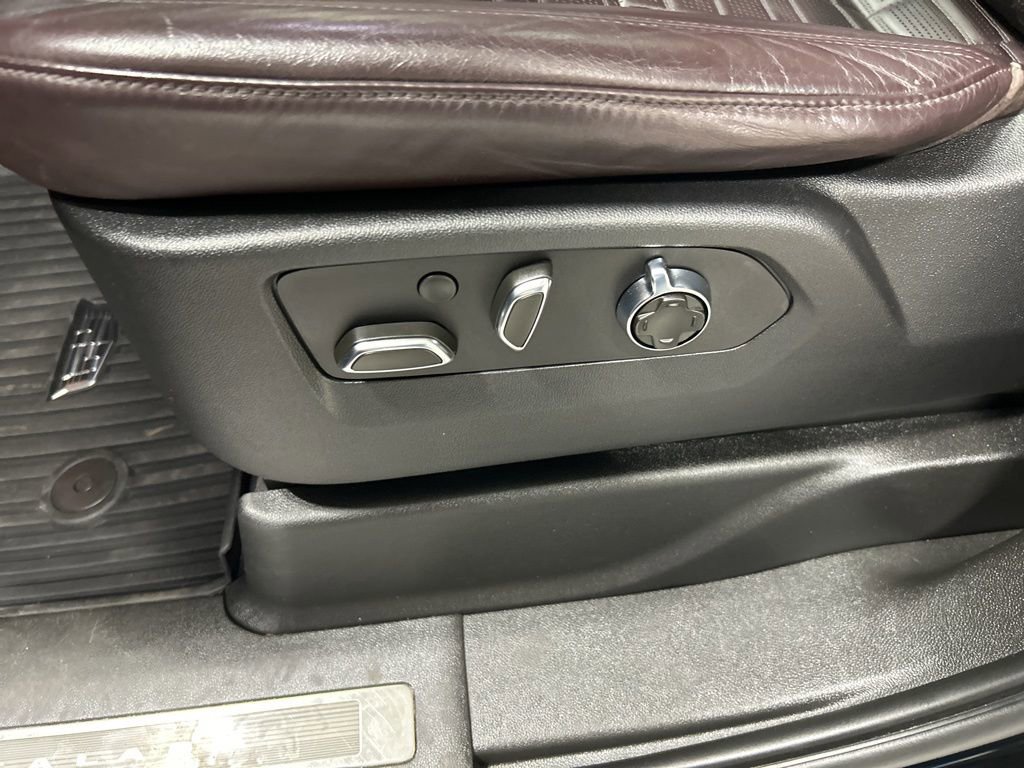 Used 2021 Cadillac Escalade Sport Platinum w/ LPO, ONYX Package image 12