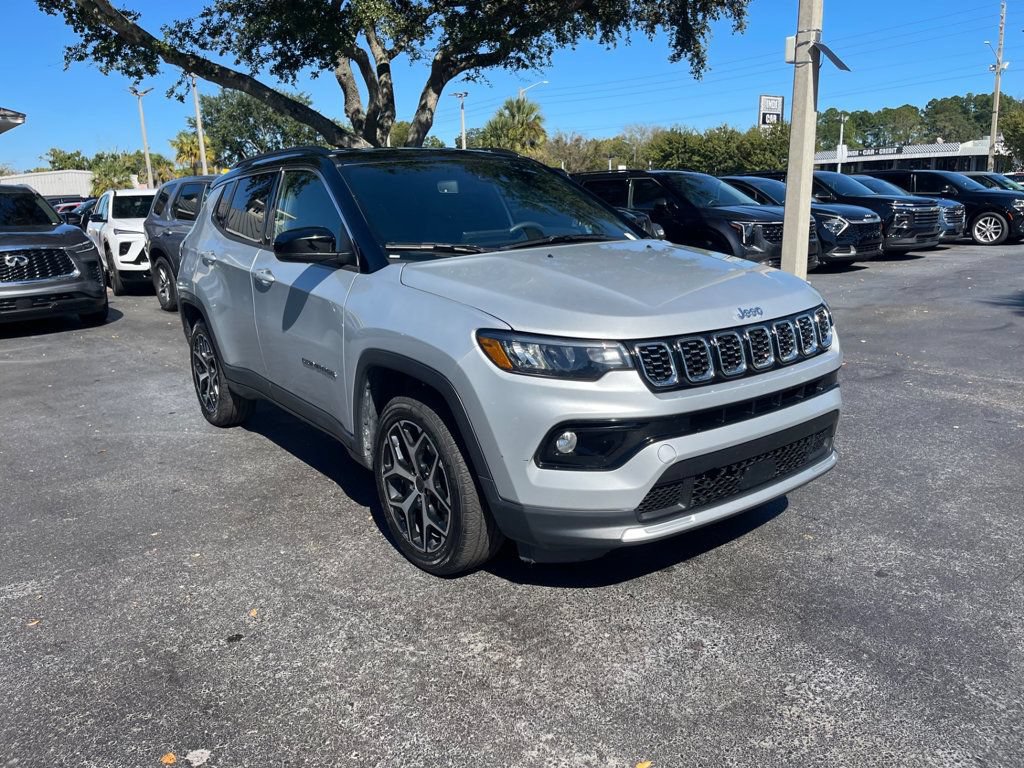 Used 2025 Jeep Compass Limited AWD/4WD image 7
