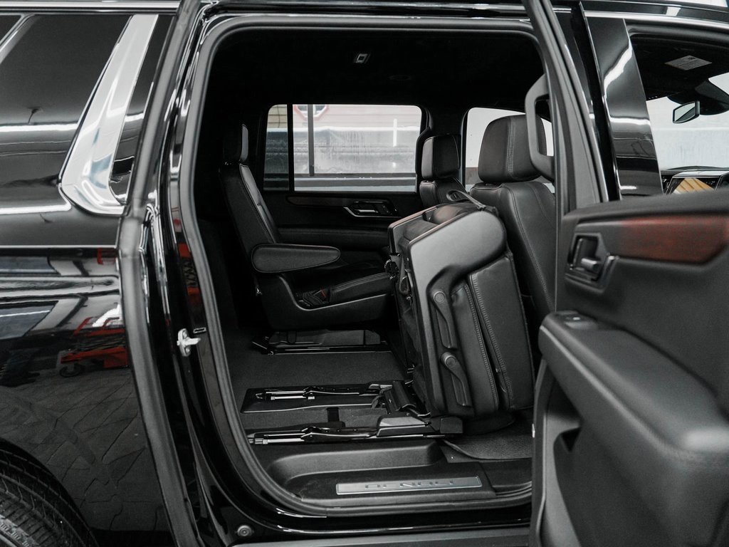 Used 2025 GMC Yukon XL Denali image 33