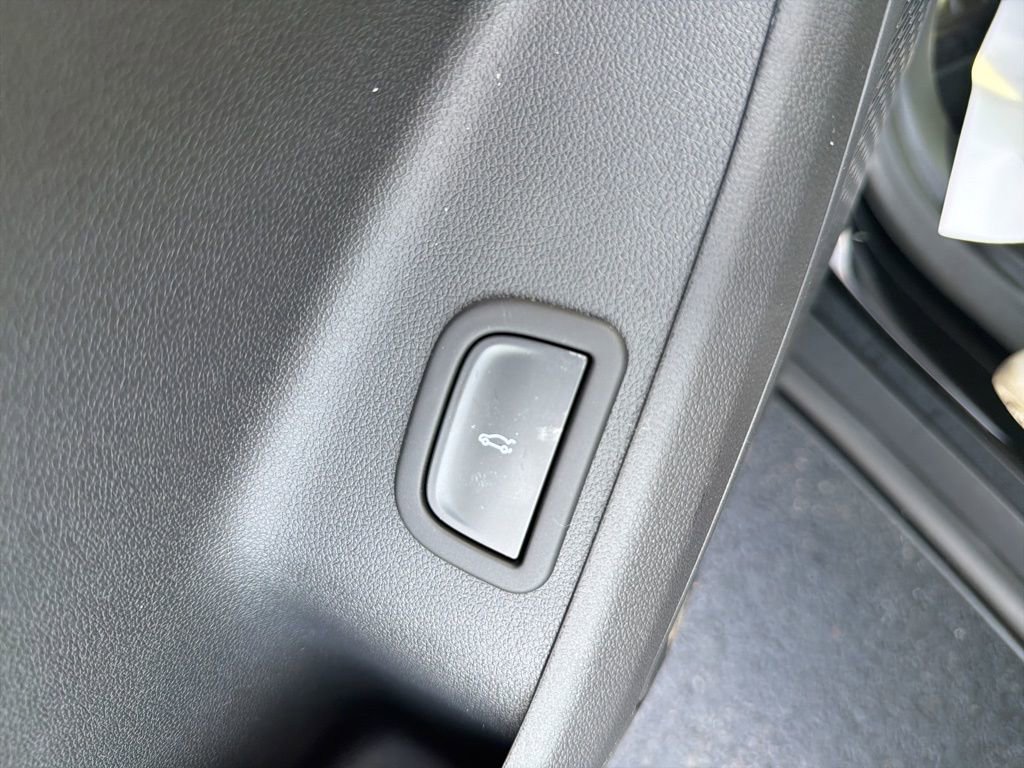 New 2026 Chevrolet Traverse LT w/ Midnight/Sport Edition image 31