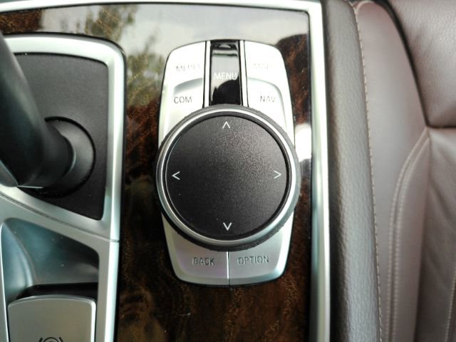 Used 2022 BMW 740i RWD image 49
