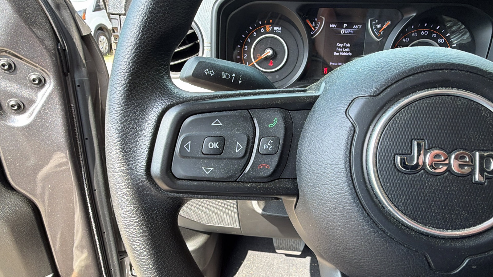 Used 2025 Jeep Gladiator Sport image 27