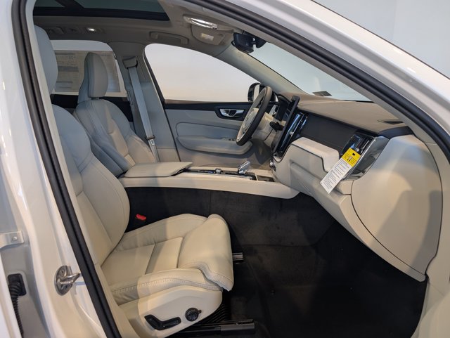 Used 2026 Volvo XC90 B6 Plus w/ Protection Package Premier AWD/4WD image 31