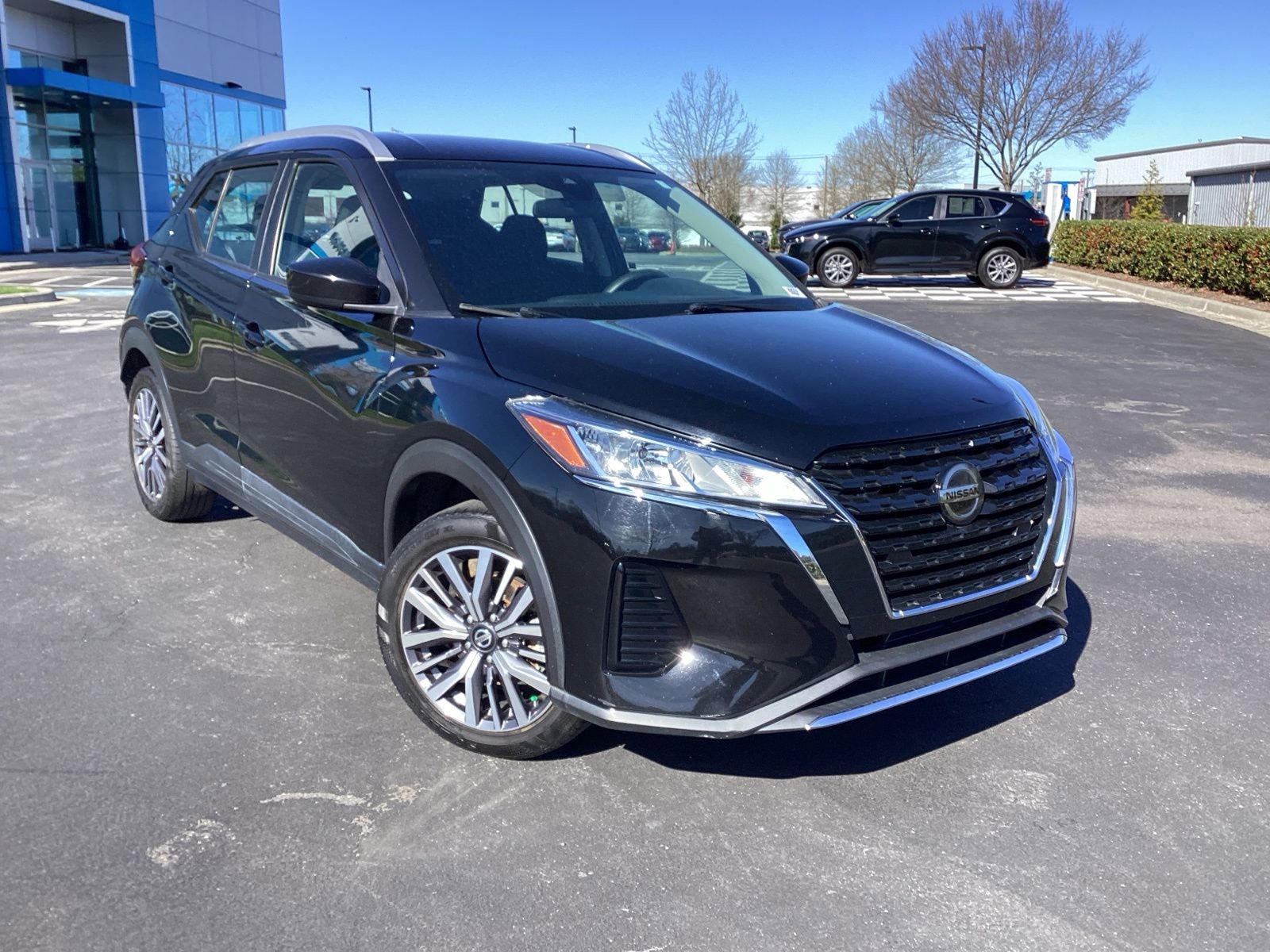 Used 2021 Nissan Kicks SV FWD image 1