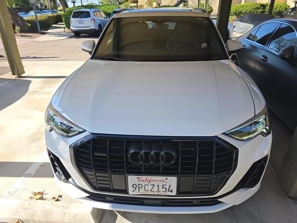 Used 2023 Audi Q3 2.0T Premium w/ Black Optic Sport Package AWD/4WD video 2