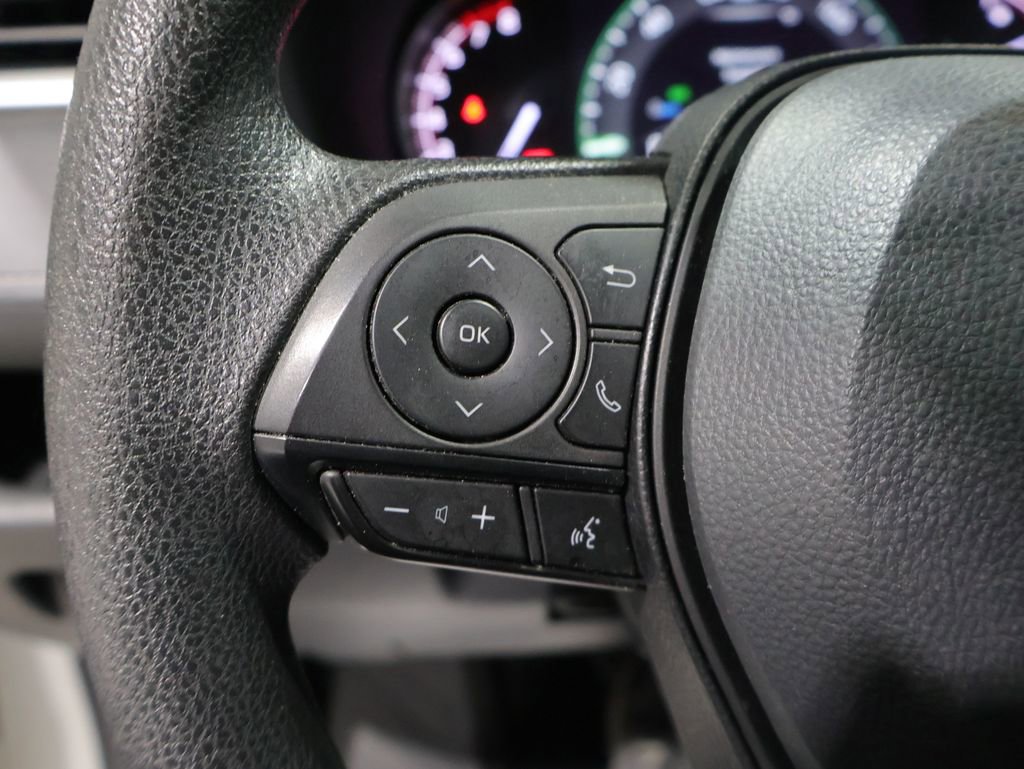Used 2023 Toyota RAV4 LE AWD/4WD image 32