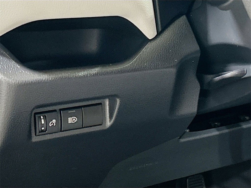 Used 2023 Toyota RAV4 XLE image 8