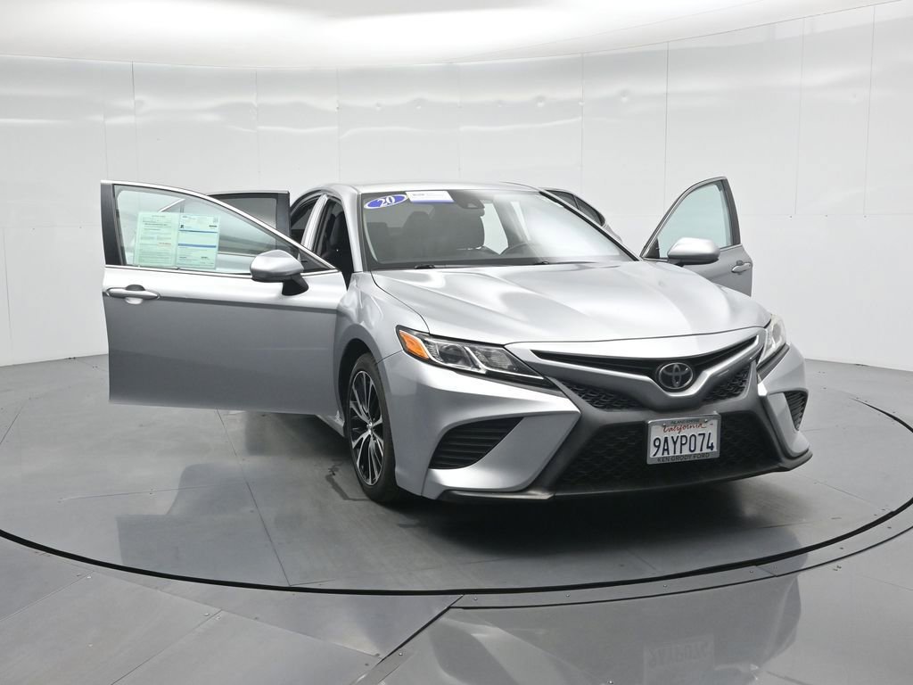 Used 2020 Toyota Camry SE image 29