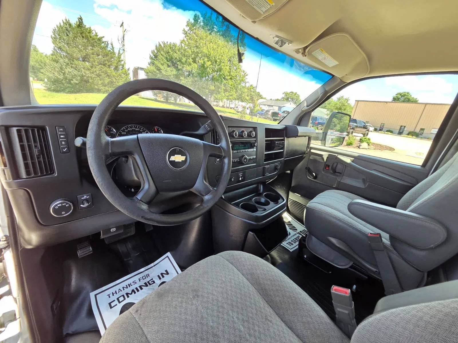 Used 2015 Chevrolet Express 3500 RWD image 23