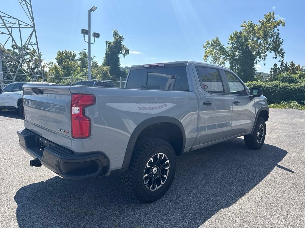 Used 2024 Chevrolet Silverado 1500 ZR2 w/ Technology Package AWD/4WD image 5