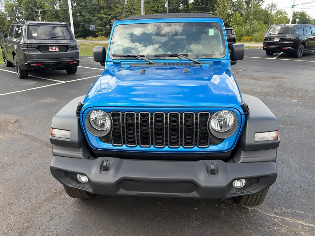 Used 2025 Jeep Wrangler Unlimited Sport AWD/4WD image 3
