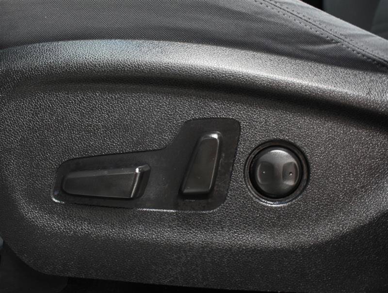 Used 2017 Kia Sorento LX w/ LX Convenience Package image 15