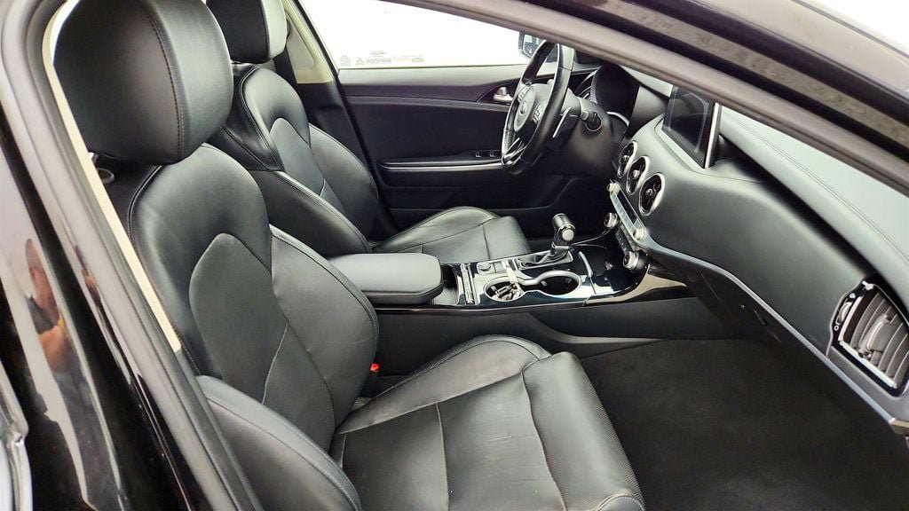 Used 2018 Kia Stinger Premium AWD/4WD image 25