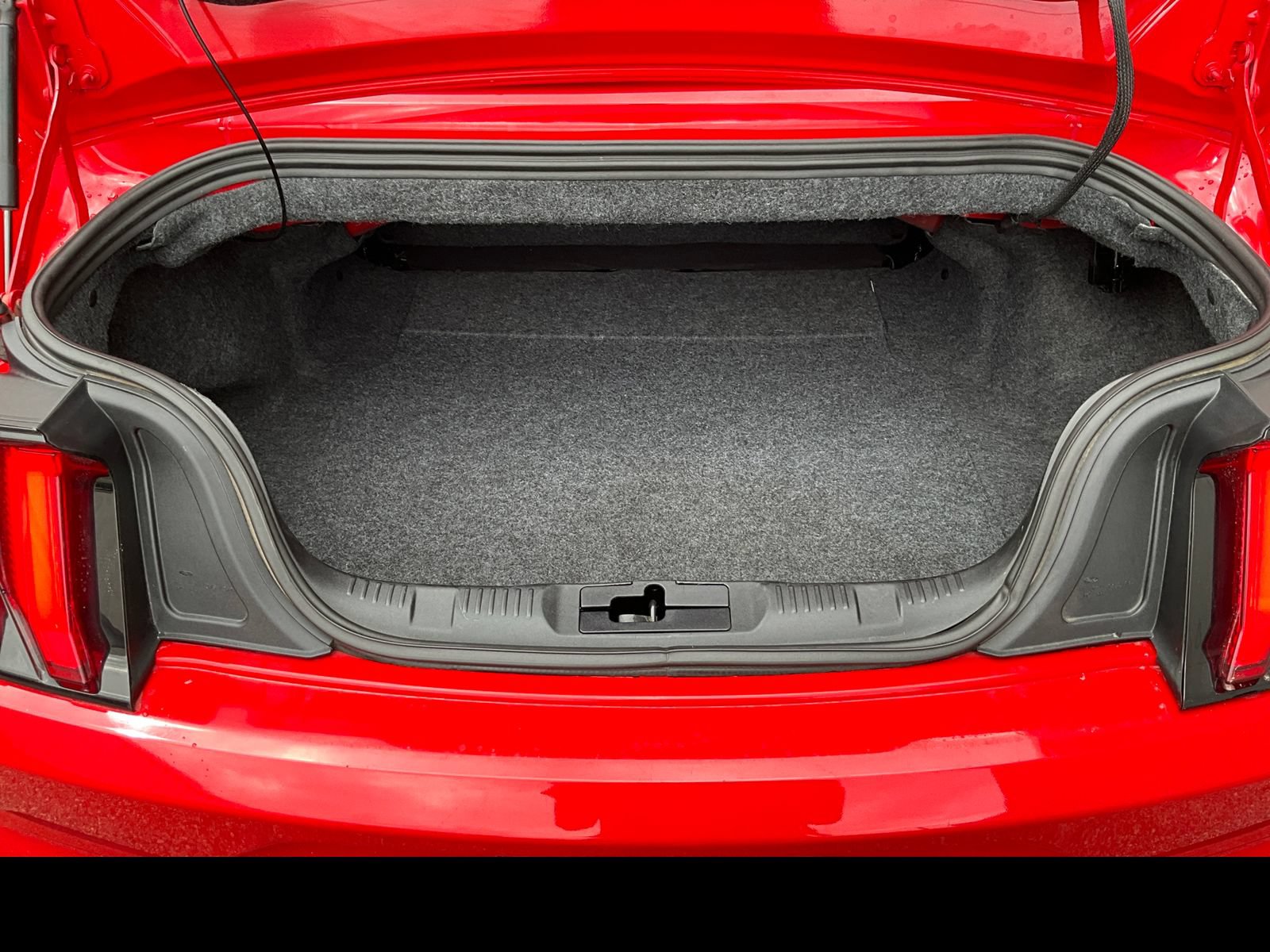 Used 2020 Ford Mustang Premium RWD image 11