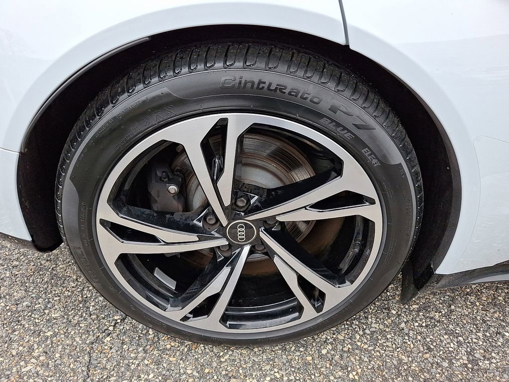 Used 2023 Audi e-tron GT Premium Plus w/ Performance Package image 8