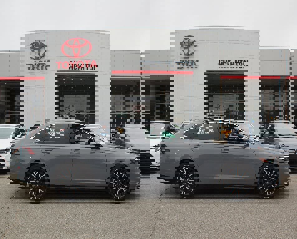 Used 2023 Honda Accord Touring image 1