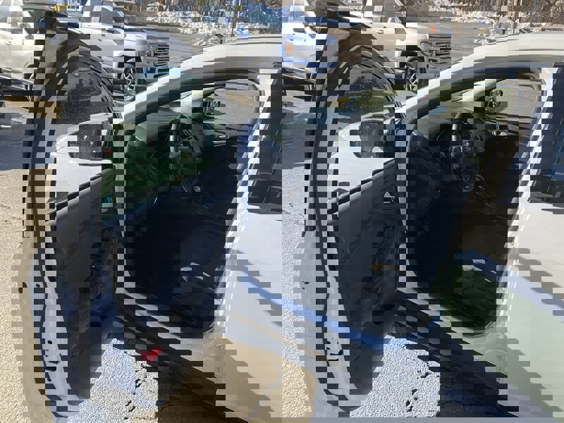 Used 2017 Ford Focus SE w/ Cold Weather Package image 18