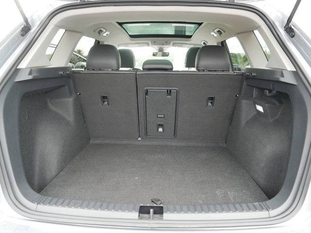 Certified 2025 Volkswagen Taos SE AWD/4WD image 18