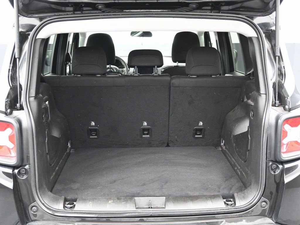 Used 2022 Jeep Renegade Latitude image 15