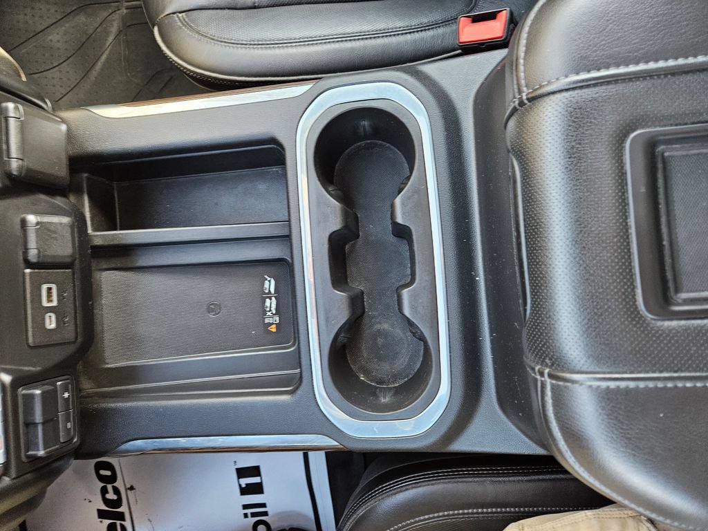 Used 2019 Chevrolet Silverado 1500 High Country w/ Technology Package AWD/4WD image 17