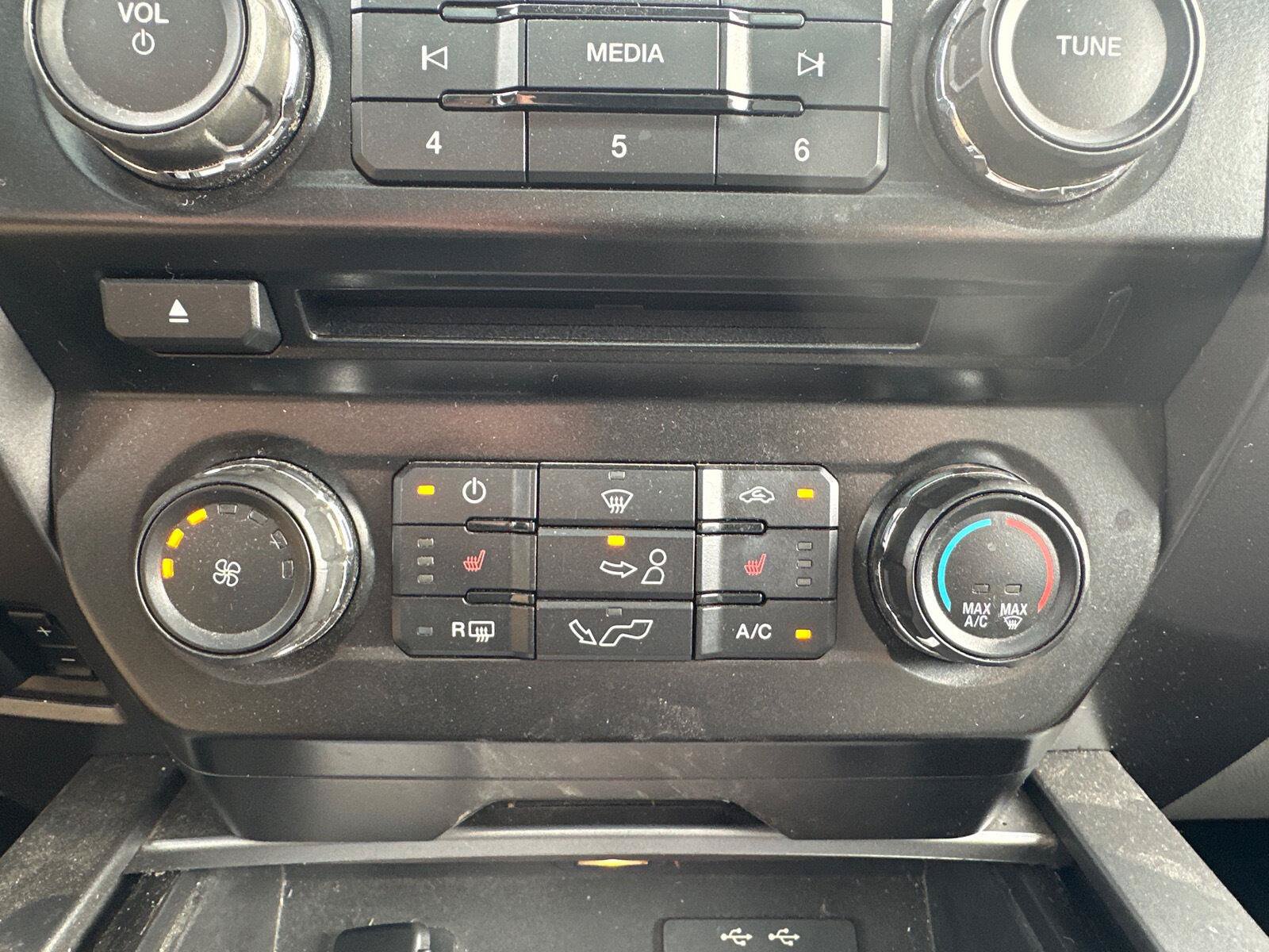 Used 2016 Ford F150 XLT w/ Equipment Group 302A Luxury AWD/4WD image 9